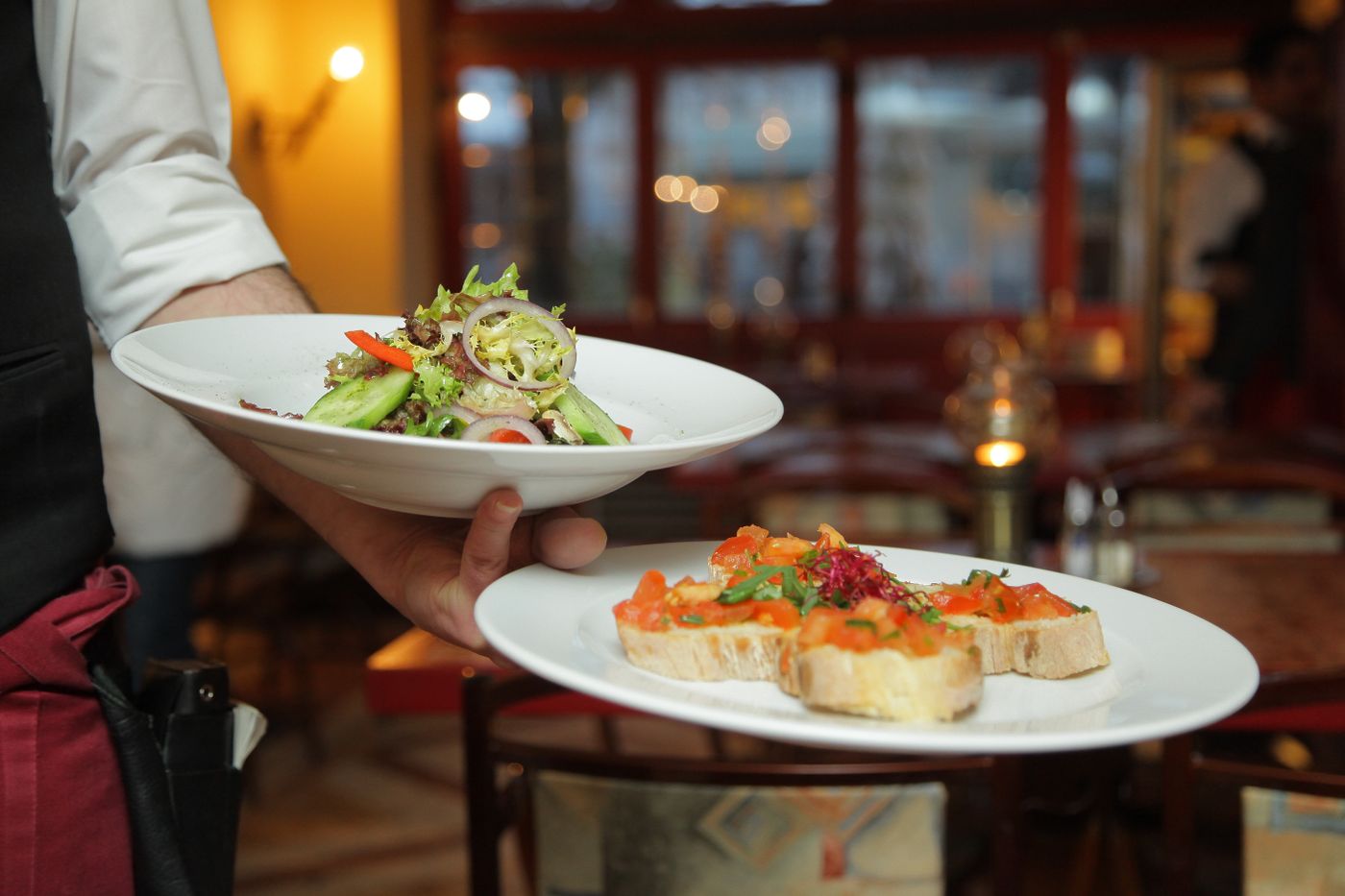 Restaurants & Cafes
